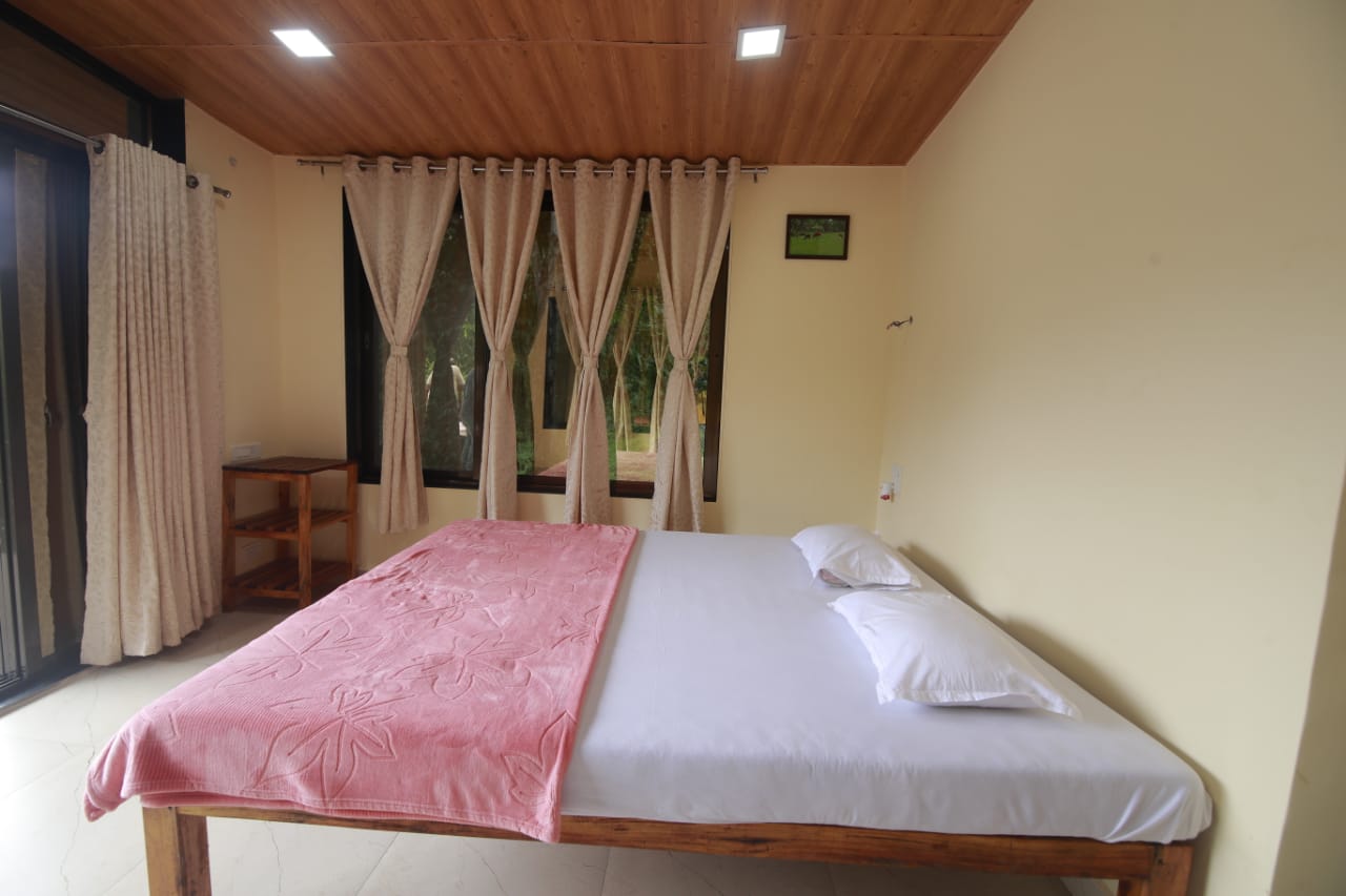 WhatsApp Image 2025-11-13 at 7.49.33 PM (2)